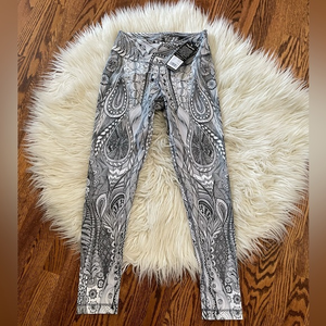 Niyama Zentangle printed black white leggings‎ ladies size L NWT